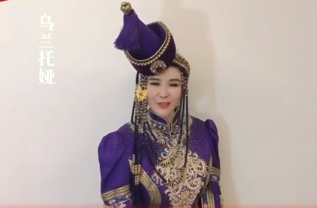 愫简小白盒胶原水光弹